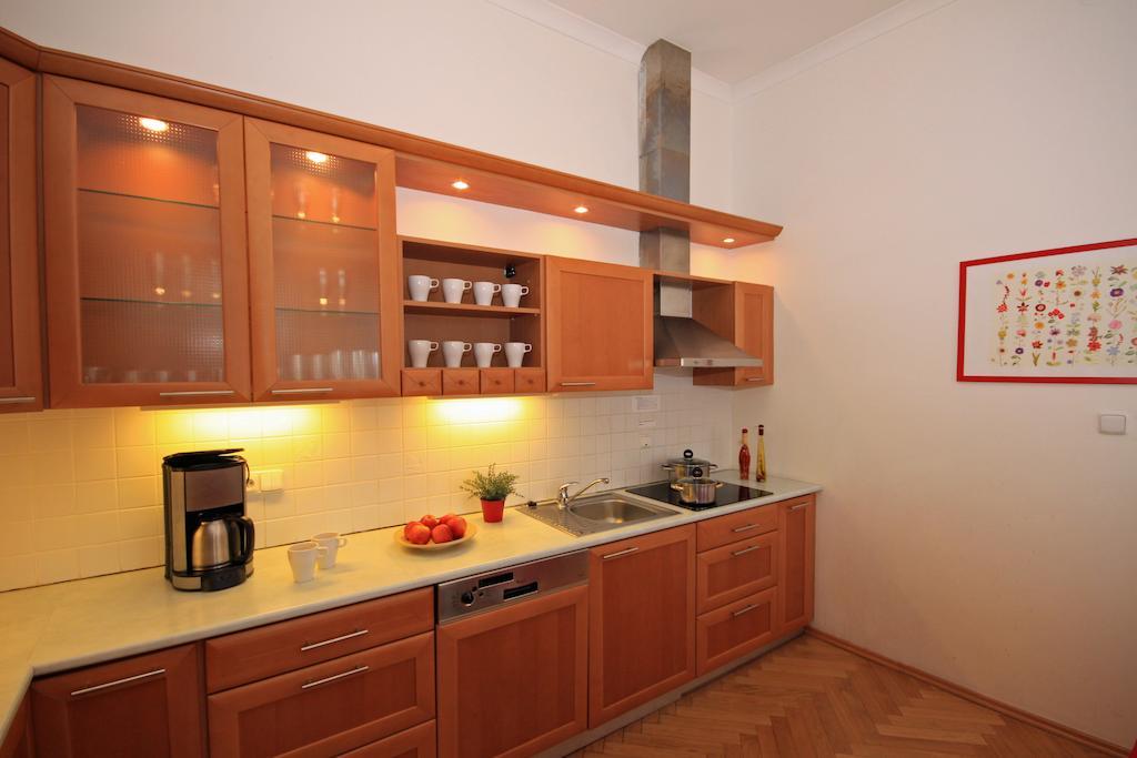 Apartment Leo Old Town