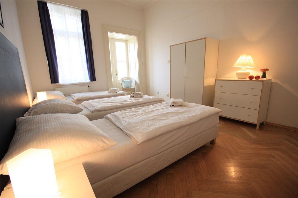Leo Old Town Apartment *