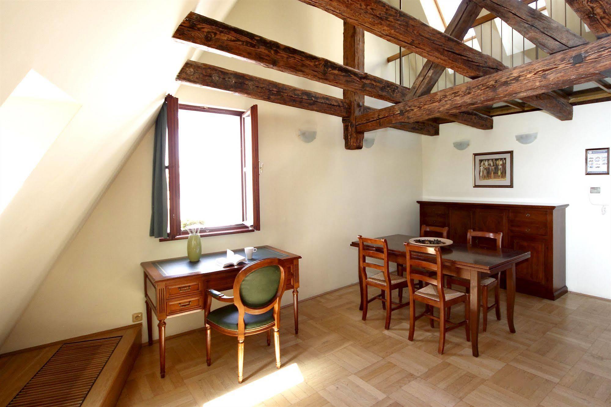 Apartment Leo Old Town *